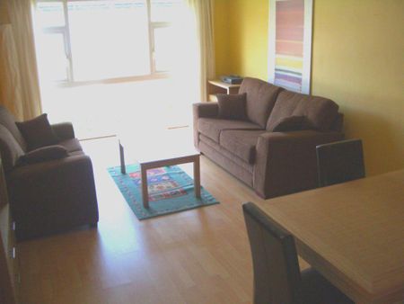 2 bedroom flat to rent - Photo 2