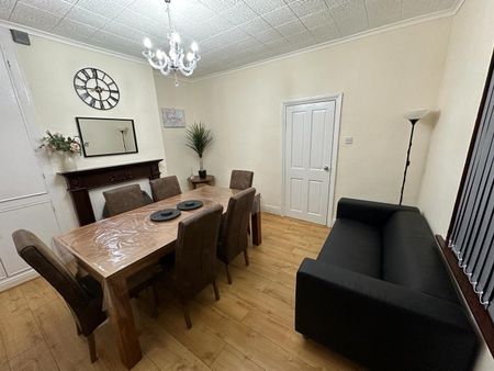 4 Bed Semi-Detached House, Brookfield Road, S7 - Photo 3