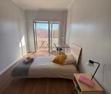 Rua de Dona Estefânia, Lisbon, Lisbon 1150-176 - Photo 4