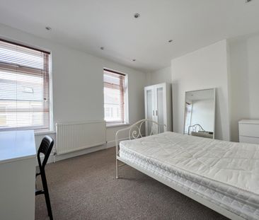 Plasnewydd Road, Roath - Photo 3