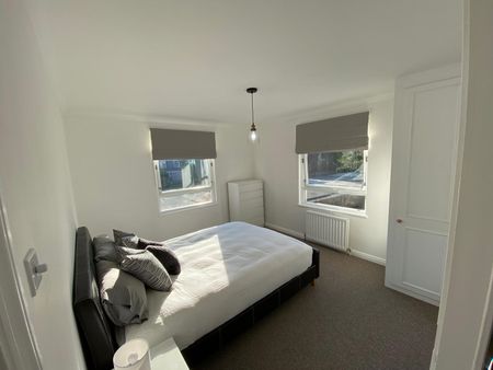 St Johns Park, London, SE3 - Photo 5