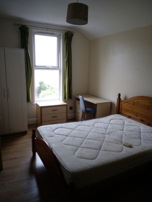 Student Properties to Let - Photo 1