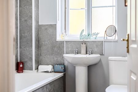 Manor House Close, Montgomery - Photo 4