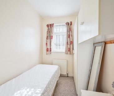 4 bedroom terraced house to rent - Photo 5