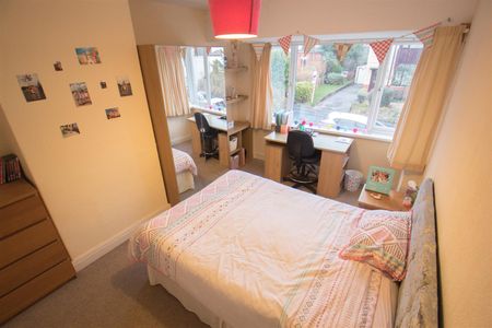 3 bedroom terraced house to rent - Photo 2