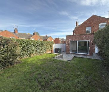 3 bedroom end of terrace house to rent - Photo 3