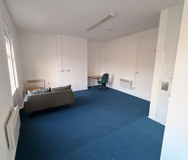 8 St John's Road, Huddersfield, HD1 - Photo 3