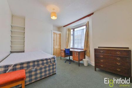 Edinburgh Road, Brighton, BN2 - Photo 2
