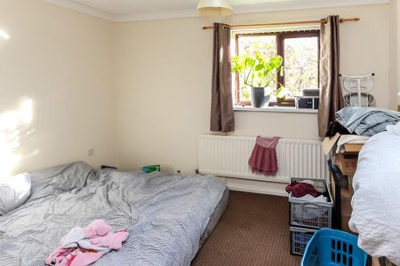 2 bedroom terraced house to rent - Photo 2