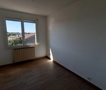 Location Appartement 3 pièces 45m² - Photo 3