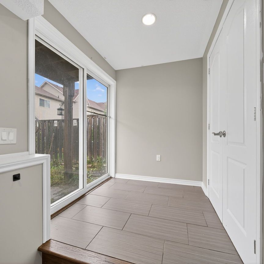 For Lease - 70 Diana Way, Barrie, Ontario - Photo 1