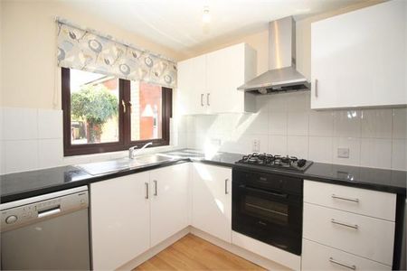 2 bedroom semi-detached house to rent - Photo 4