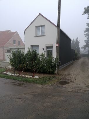 Gezellig huisje met boven 2 kamers ter beschikking - Photo 1