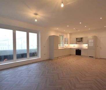 3 bedroom apartment to rent - Photo 3