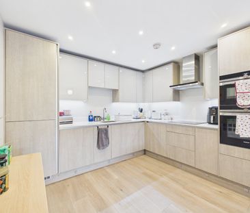 2 bedroom Flat in St. Ives Road, Maidenhead - Photo 6