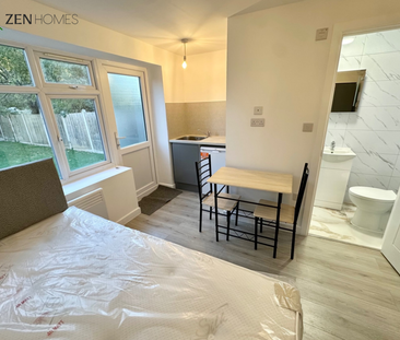 Studio to rent - Photo 1