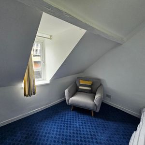 Torquay town centre room with all bills included - Photo 2