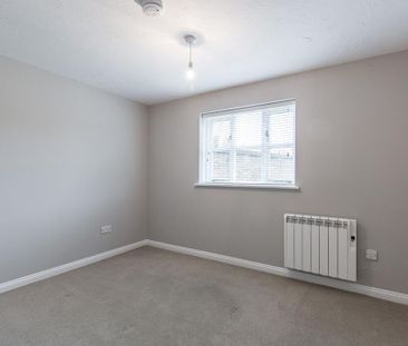 2 bedroom ground floor flat to rent - Photo 5