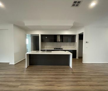 22 Anisata Way, Manor Lakes, Vic 3024 - Photo 4