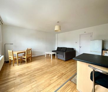 Hornsey Road, London, N19 - Photo 3