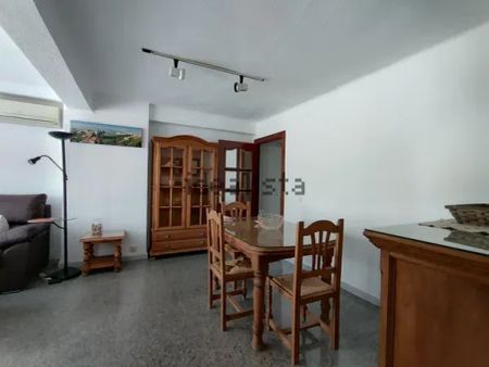 Alquiler de piso en Calle Doña Enriqueta - Photo 2