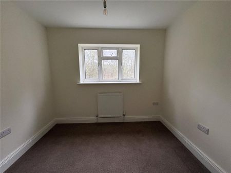 3 bedroom detached house to rent - Photo 5