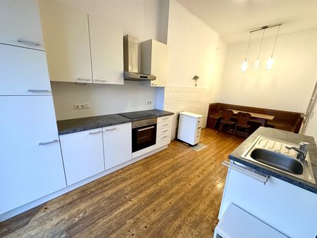 1. Monat mietfrei – Schöne 3 – Zimmer-Altbauwohnung mit Balkon nahe des Jakominiplatzes und des Augartens in Grazer Bezirk Jakomini – Provisionsfrei! - Photo 2