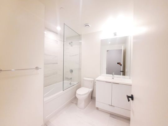 For Lease - 8 Interchange Way Unit# 812, Vaughan, Ontario - Photo 1