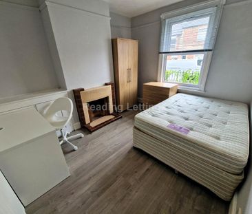 4 bedroom terraced house to rent - Photo 2