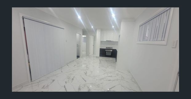 updated two bedroom granny flat - Photo 1