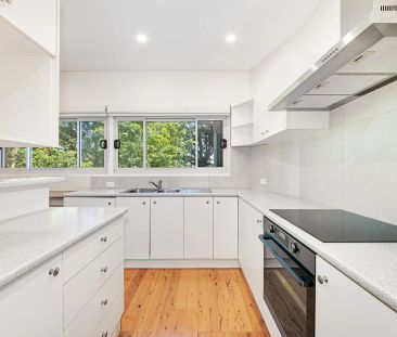 Stunning One Bedroom Home in Ultra-Convenient Location - Photo 1