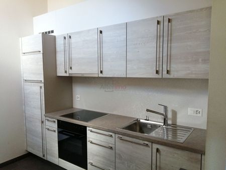 Large studio for rent in Sentier - Photo 2