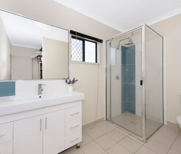 Spacious and Well-Appointed Family Home in Rasmussen! - Photo 1