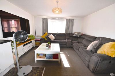 2 bedroom Flat in Flat 3, Leeds - Photo 4
