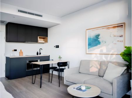 Studio Courtyard - Photo 2