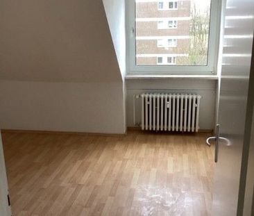 Individuelle Dachgeschloss-Single-Wohnung in Lierenfeld - Photo 2