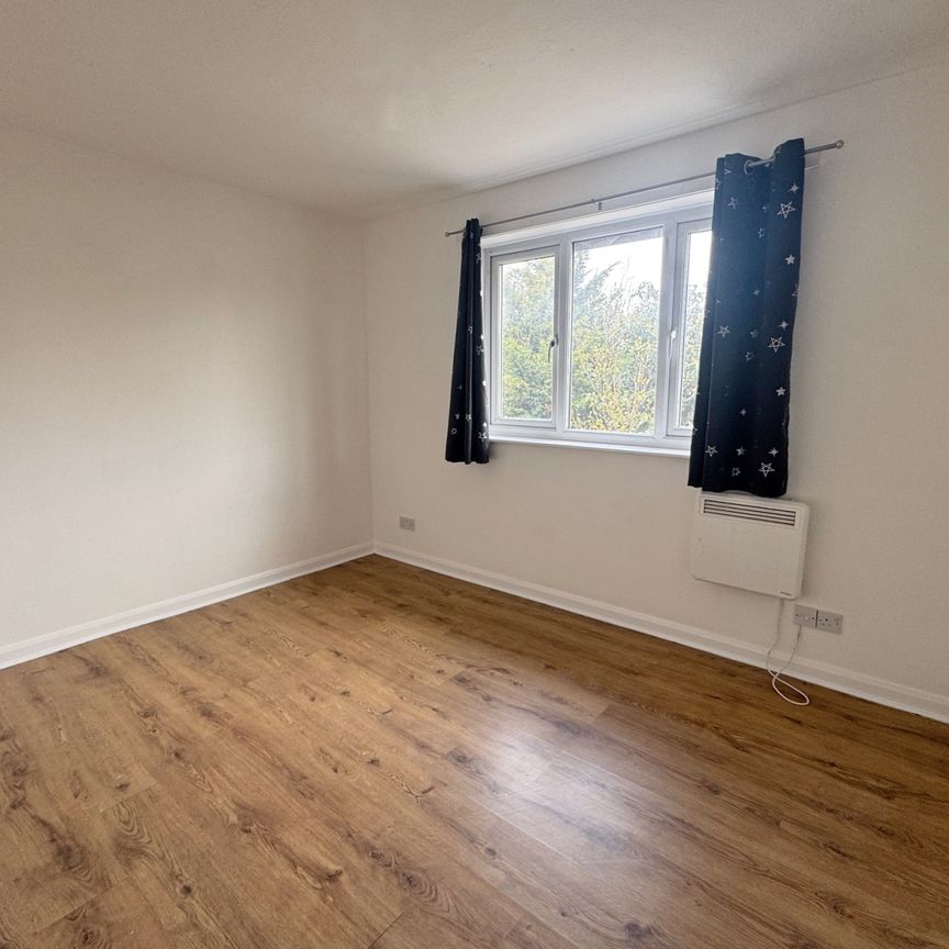 Linslade Close, TW4 5BT, Hounslow - Photo 1