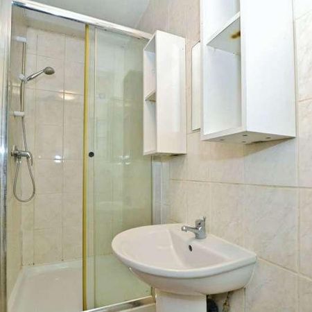 Pembroke Place, TW7 - Photo 3