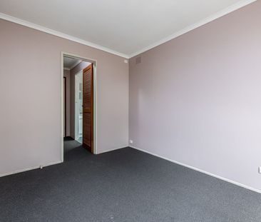 Family home in great location - Photo 1