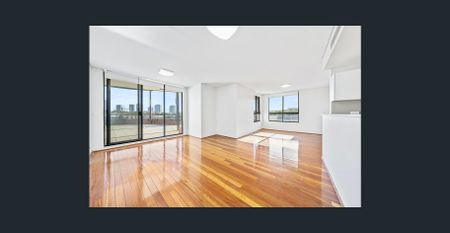 The Pinnacle of Waterfront Living: An Executive 209sqm Penthouse with Panoramic Views - Photo 2