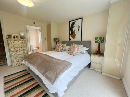 2 Bedroom Maisonette - Photo 4