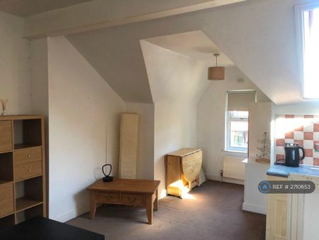 1 bedroom flat to rent - Photo 2
