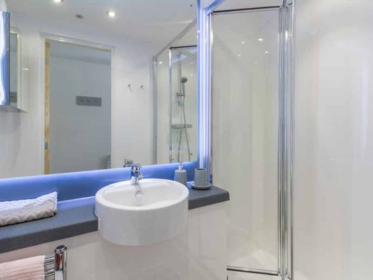 Platinum En Suite, Rockingham Street - Photo 1