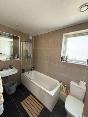 Room in a Shared Flat, Brixton Hill, SW2 - Photo 1