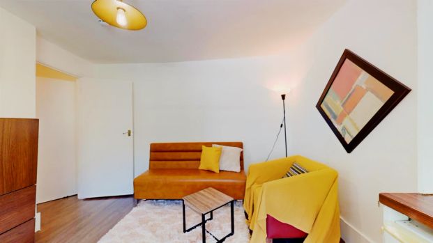 1 Bed 1 Bath, Flat 17, 4 - Photo 1