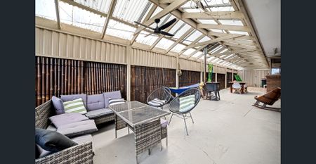 Large Family Home with Exceptional Secure Car Storage! - Photo 3