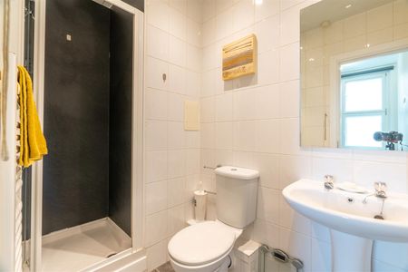 2 bed apartment to rent in Northumberland Street, City Centre, NE1 - Photo 4