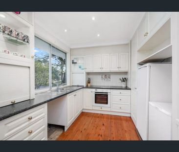 1 BARBARA CRESCENT MERRYLANDS, NSW 2160 - Photo 5