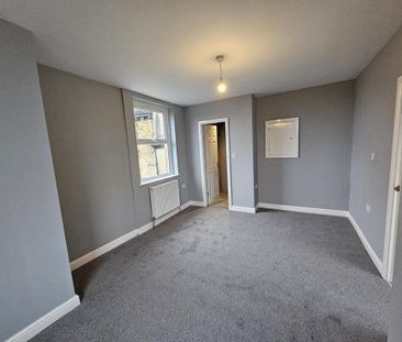 1 bedroom duplex to rent - Photo 3