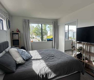 **Spacious 3-Bedroom Townhouse for Rent in Edgeware** - Photo 2